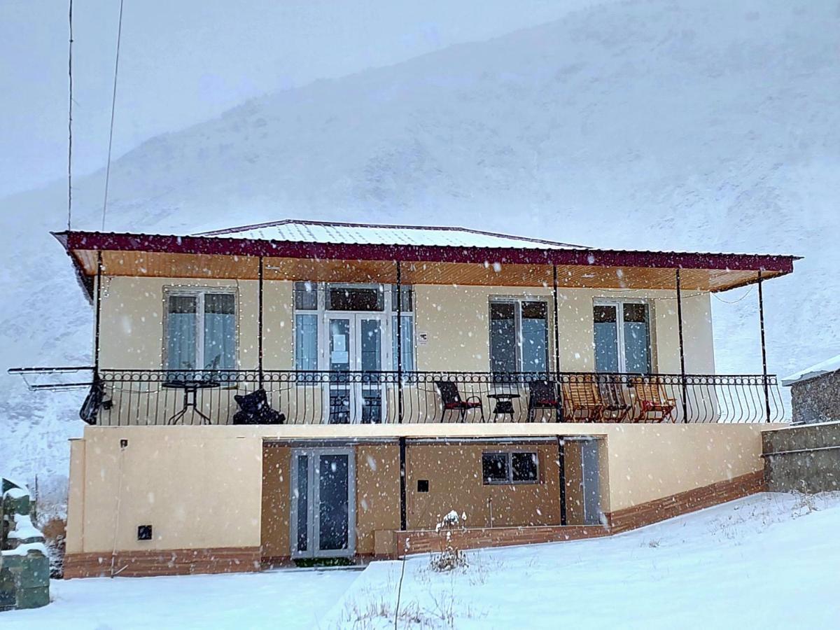 Hotel Garbani Stepantsminda Exterior photo